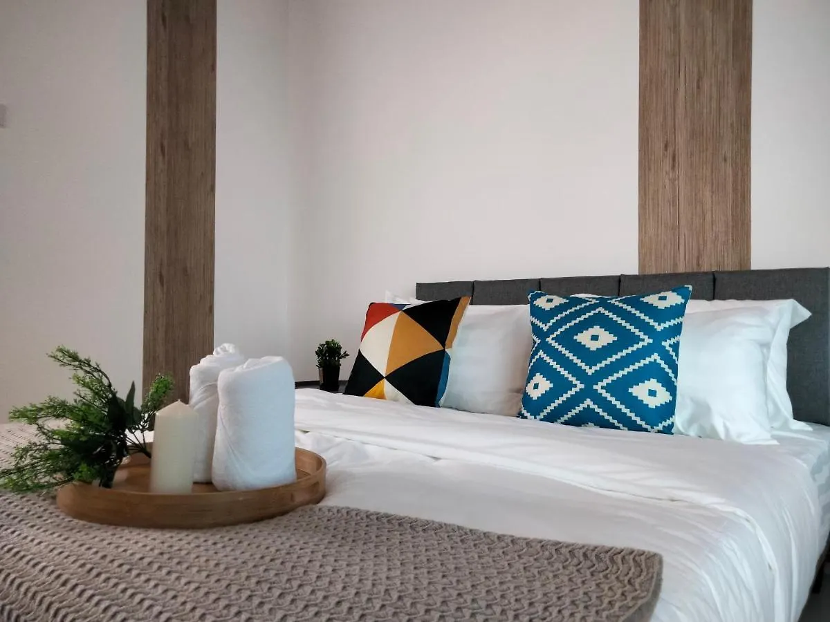 Lav Un Service Suite Kl By Homebrickz Kuala Lumpur Apartment